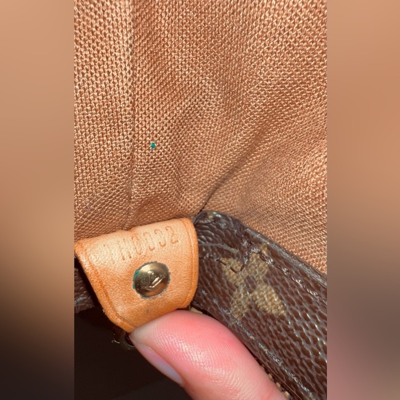 Louis Vuitton Cabas Mezzo Monogram - Picture 8 of 16